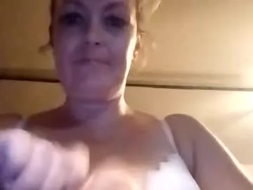 nahirr – webcam model profile photo Image 6