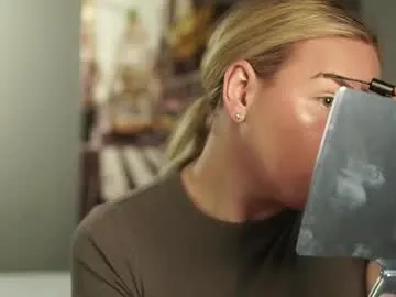 mae_nathan – webcam model profile photo Image 11