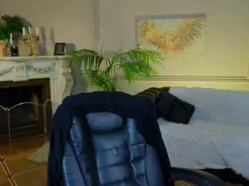 mae_nathan – webcam model profile photo Image 13