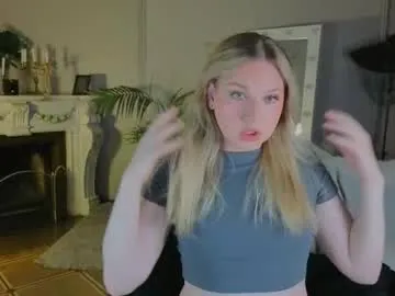 mae_nathan – webcam model profile photo Image 18