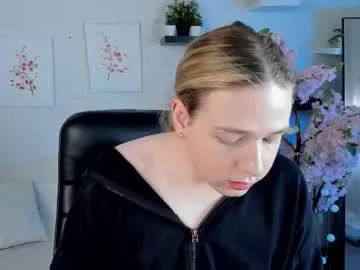 mae_nathan – webcam model profile photo Image 19