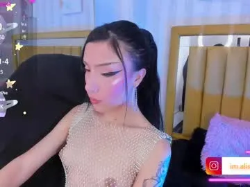 lau__1 – webcam model profile photo Image 2