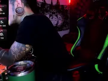 AmeliaPump – webcam model profile photo Image 18