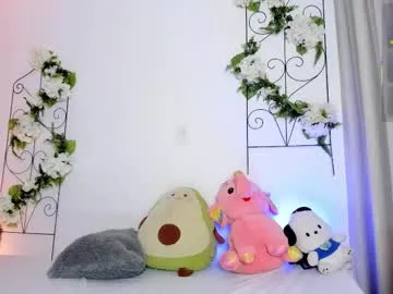 mae_nathan – webcam model profile photo Image 13