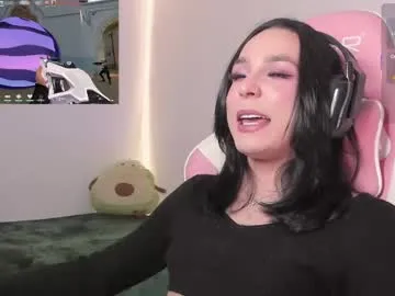 mae_nathan – webcam model profile photo Image 5