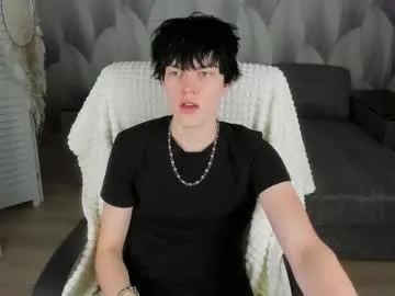 mae_nathan – webcam model profile photo Image 10