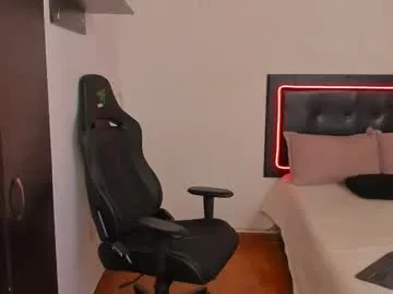 naisharousell – webcam model profile photo Image 9