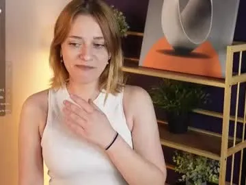 lolaa_darling – webcam model profile photo Image 2