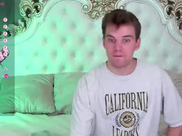 Adeline – webcam model profile photo Image 16