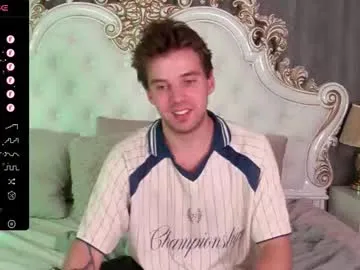 Adeline – webcam model profile photo Image 4