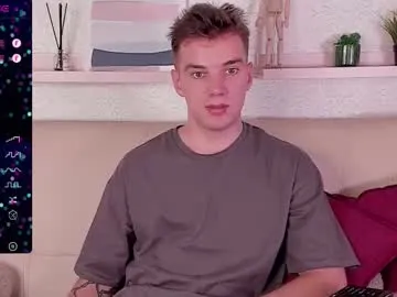 Adeline – webcam model profile photo Image 8