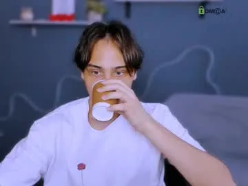 KylieSummer – webcam model profile photo Image 5