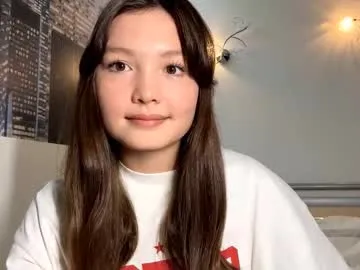 Adara – webcam model profile photo Image 3