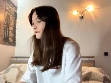 Adara – webcam model profile photo Image 7