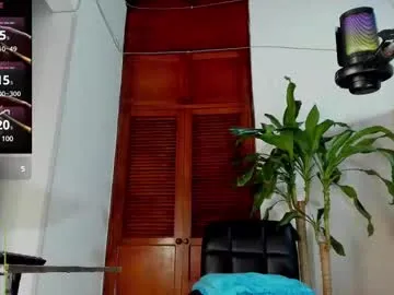 NikoleBakers – webcam model profile photo Image 2