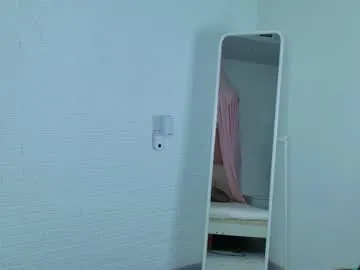 iamsomeone1234 – webcam model profile photo Image 6