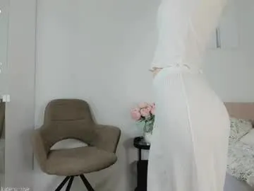 EmiliaWalker – webcam model profile photo Image 7