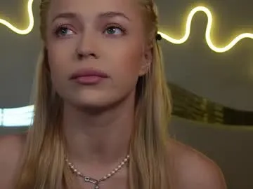 MiaRosey – webcam model profile photo Image 14