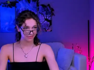 mae_nathan – webcam model profile photo Image 11