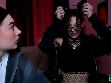 mae_nathan – webcam model profile photo Image 3