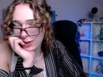 mae_nathan – webcam model profile photo Image 4