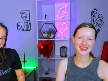 MiaYani – webcam model profile photo Image 5