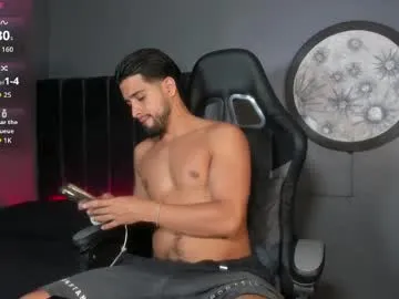 curlytwinkboy – webcam model profile photo Image 13