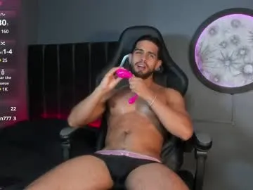 curlytwinkboy – webcam model profile photo Image 6