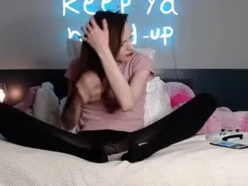 kriscrinkle – webcam model profile photo Image 2