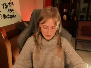 LiliDavison – webcam model profile photo Image 19