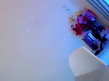 emilywarren296 – webcam model profile photo Image 9