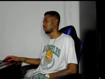 calehot98 – webcam model profile photo Image 16