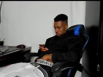 calehot98 – webcam model profile photo Image 17