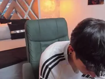 AdelinaLuuna – webcam model profile photo Image 16