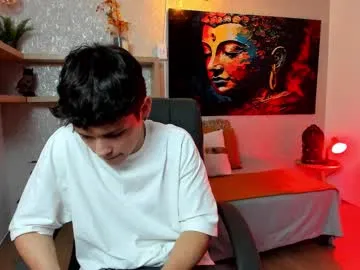 AdelinaLuuna – webcam model profile photo Image 6