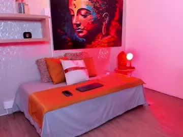 AdelinaLuuna – webcam model profile photo Image 8