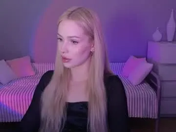 LiliDavison – webcam model profile photo Image 11