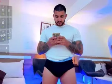 naisharousell – webcam model profile photo Image 9