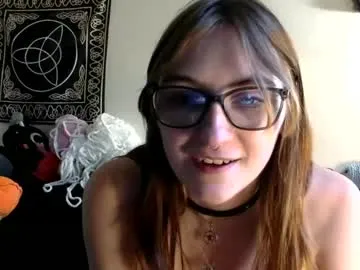 mae_nathan – webcam model profile photo Image 12