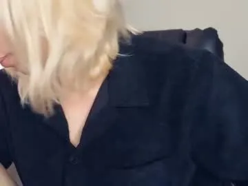 emilywarren296 – webcam model profile photo Image 10