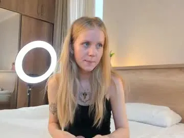 sunflower_28 – webcam model profile photo Image 2