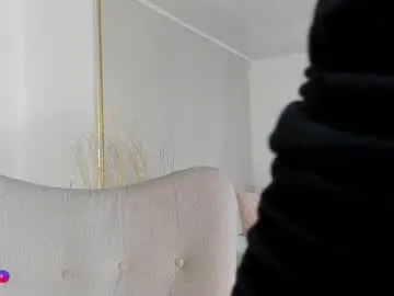 iamsomeone1234 – webcam model profile photo Image 17