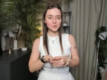 VictoriaAsh – webcam model profile photo Image 2