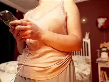 EvelineHarlow – webcam model profile photo Image 8