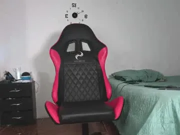 EmiliaWalker – webcam model profile photo Image 3