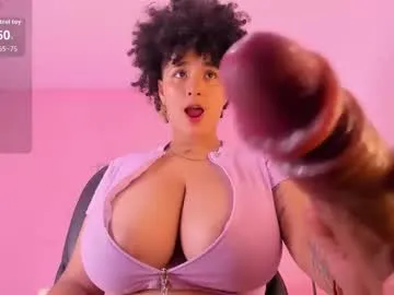 sara_connde – webcam model profile photo Image 4