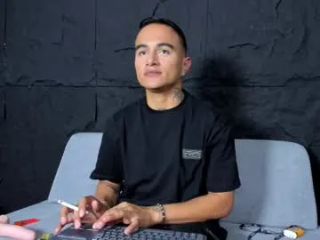 lolaa_darling – webcam model profile photo Image 4