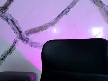 lolaa_darling – webcam model profile photo Image 7