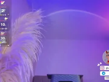 Emely – webcam model profile photo Image 15