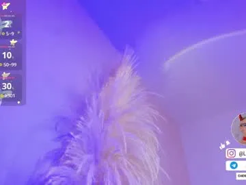 Emely – webcam model profile photo Image 19